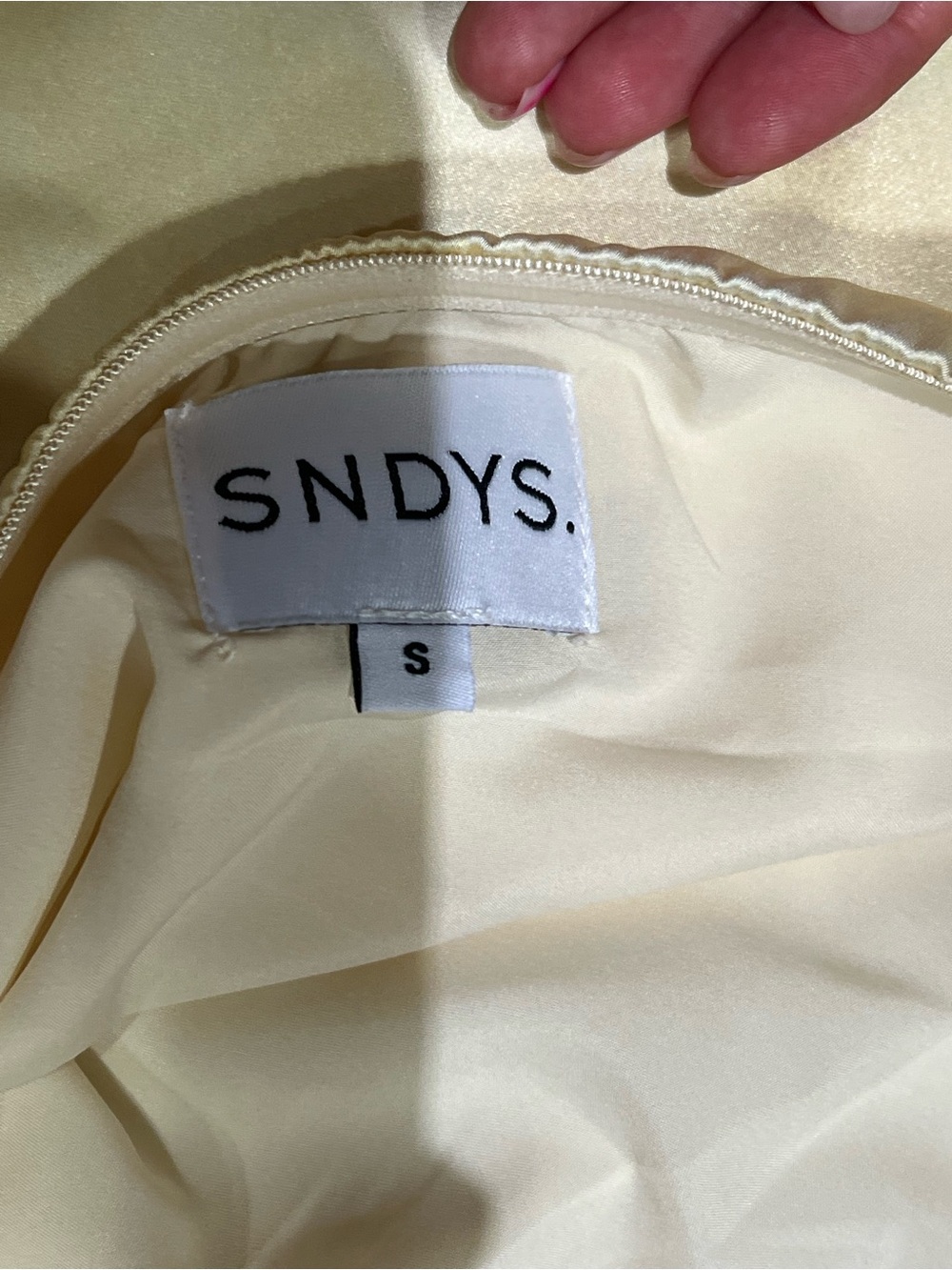 SNDYS Butter Yellow Satin Matching Set Top & Pants Size S - Picture 7 of 7